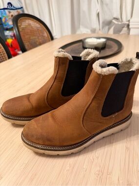 Women’s Brown Leather Shearling Chelsea Boot - Casual Winter Comfort